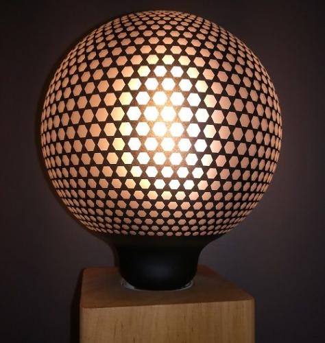 Ampoule Déco Globe LED Culot E27 D125MM 4W Dimmable  Imprimé Hexagone